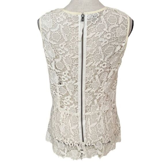 CABI Style 800 Needle Lace Cotton Round Neck White Blouse Women's Size M - Picture 2 of 6